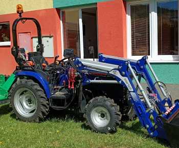 Aktuality / Zakúpenie malotraktora s príslušenstvom pre zber a zhodnocovanie odpadu v obci Rudná - foto