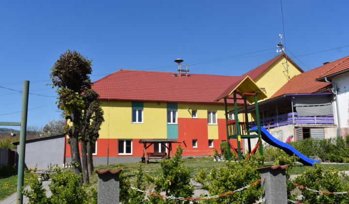 Začali sme s realizáciou projektu Revitalizácia a vytvorenie zelených oddychových zón v centre obce